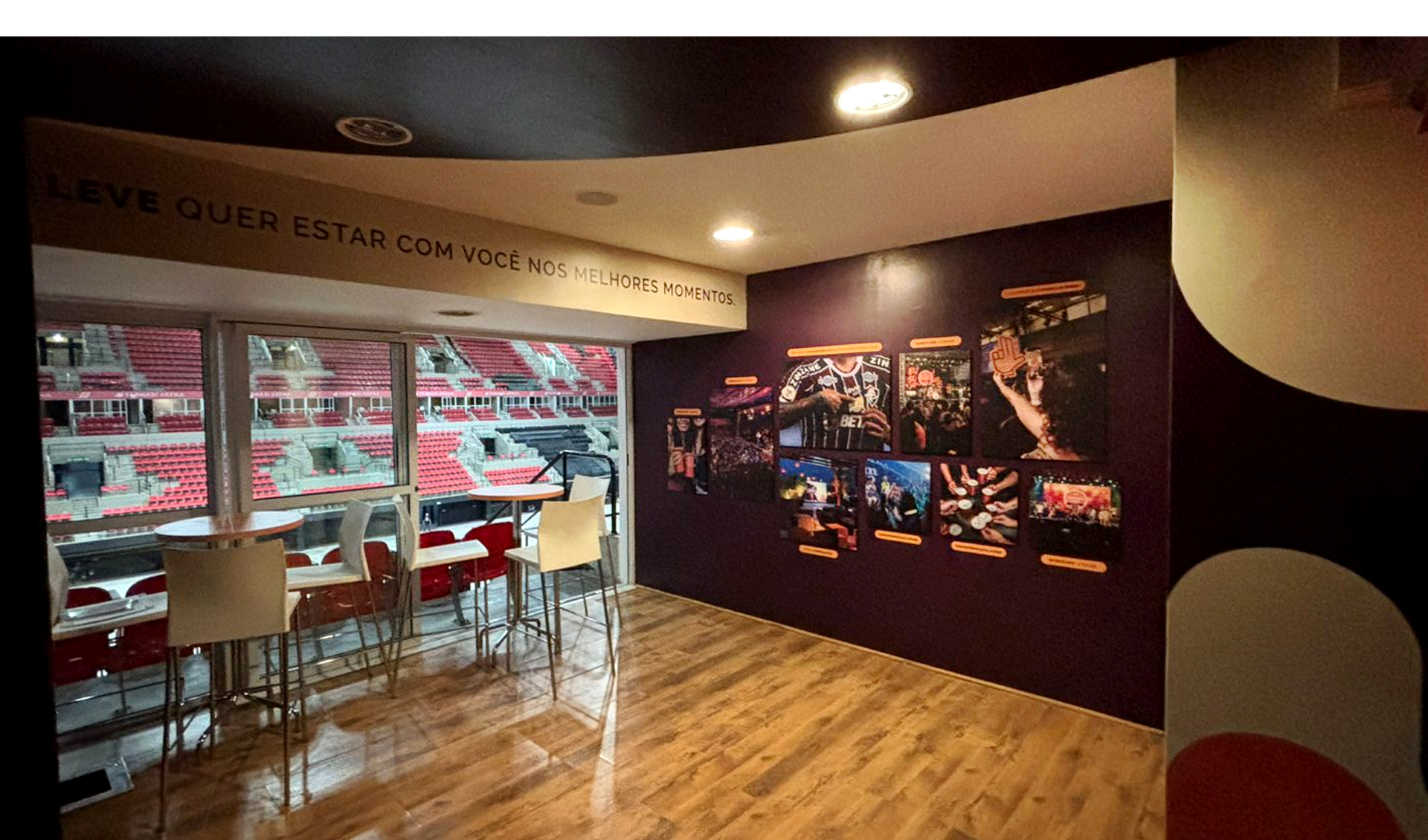 Branding, Material Gráfico, Projeto de Ambientação & Sinalização Leve Saúde